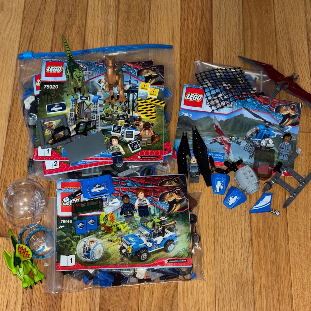 LEGO Jurassic World Dino Adventure Set
